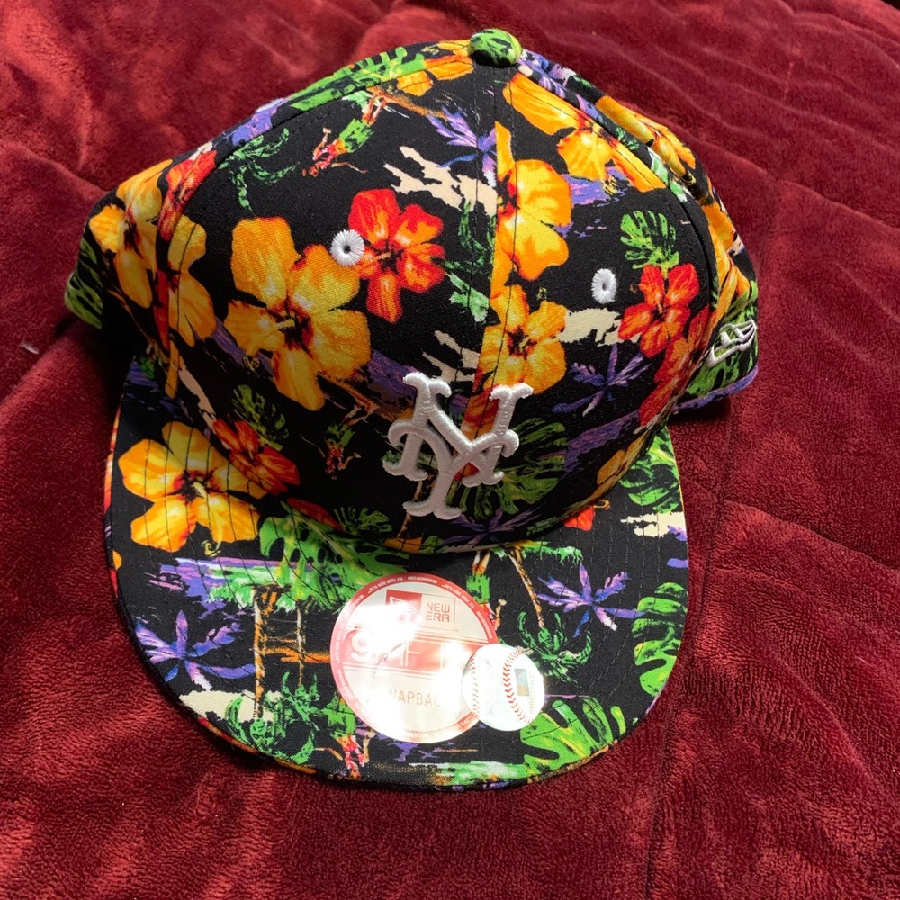Never Worn New Era Print Snapback